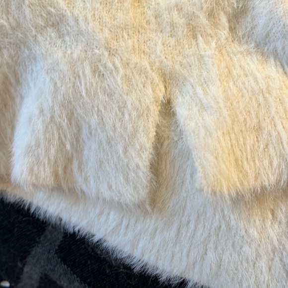 Gaiam Luxe Pullover - Picture 4 of 8